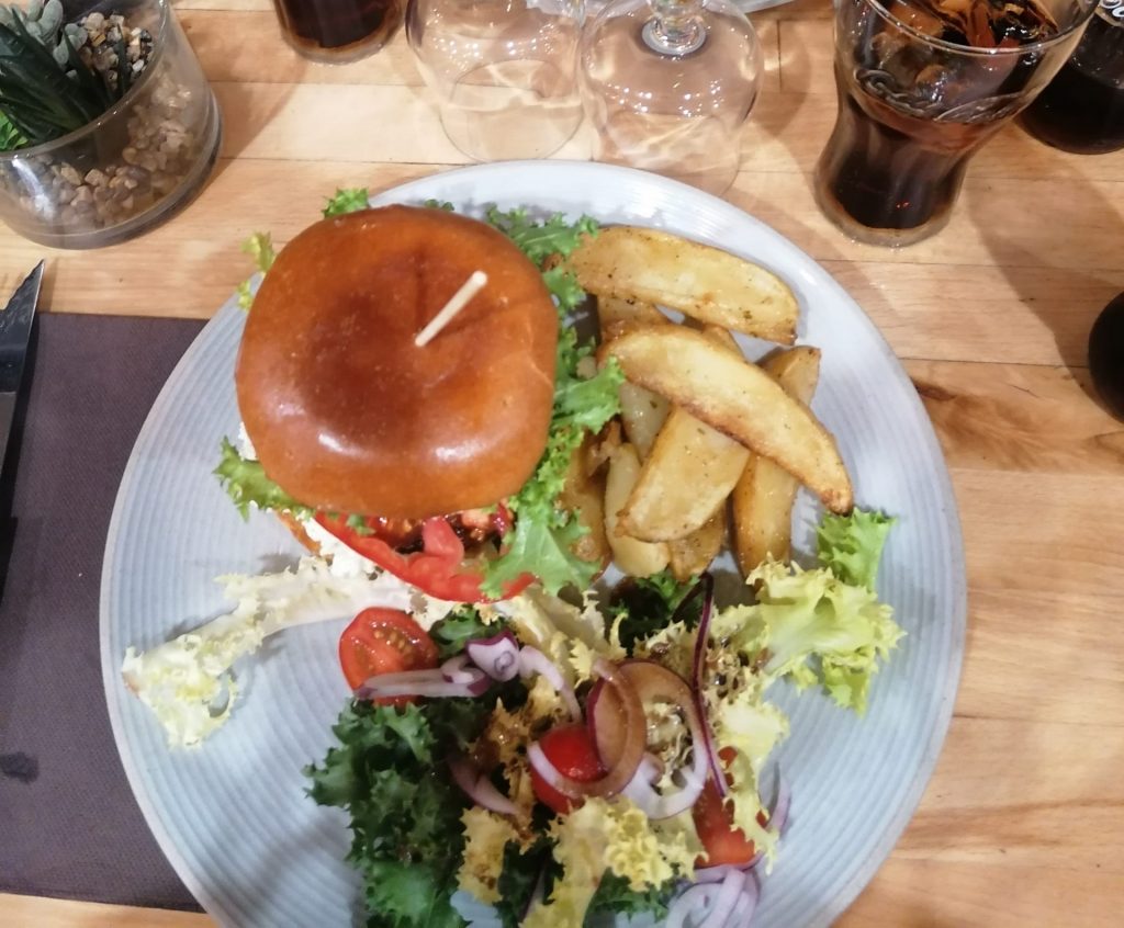 Veganer Burger bei L’Umbria Biguglia nahe Bastia